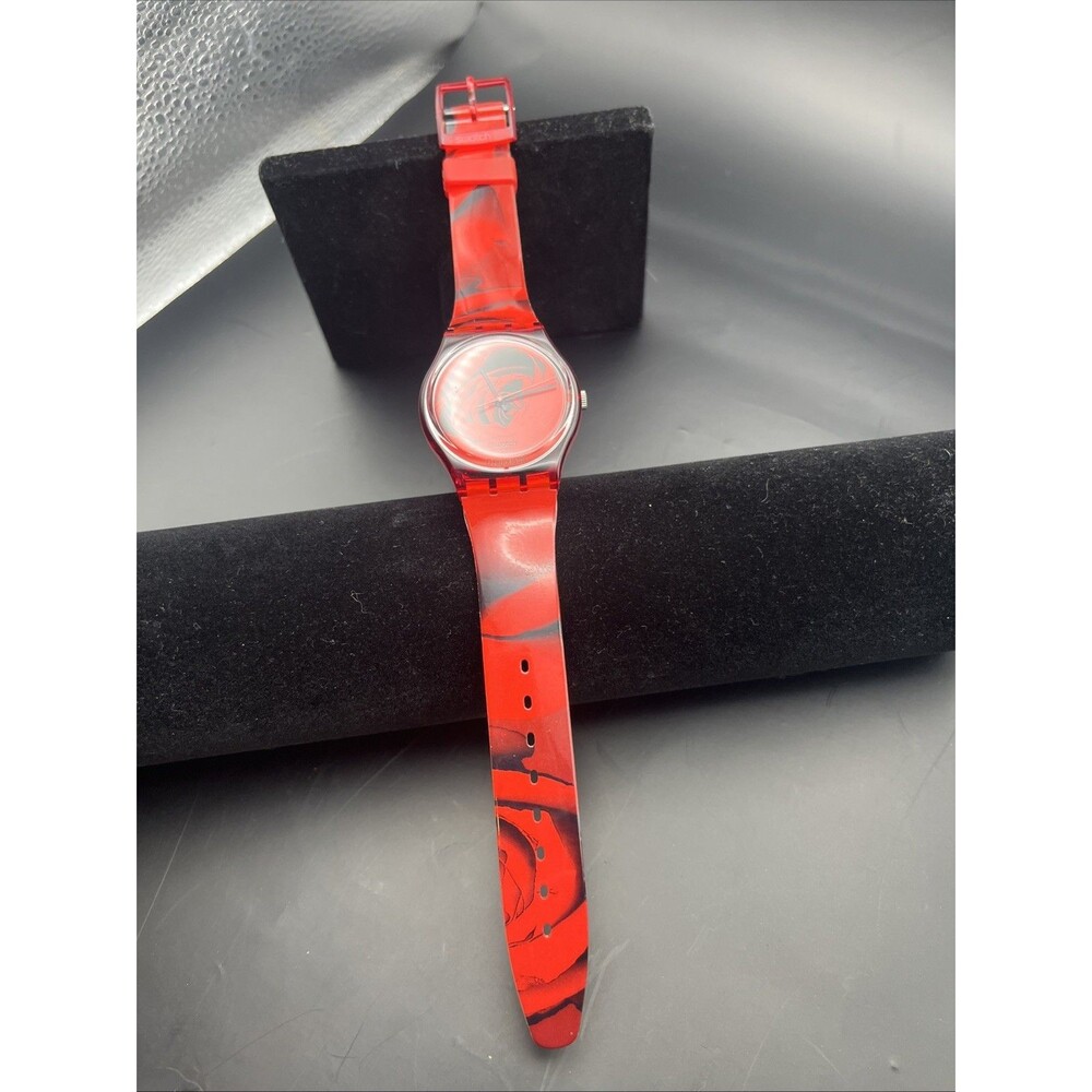 1998 Spring Summer Collection watch The Rose GR136 90s Vintage Swatch